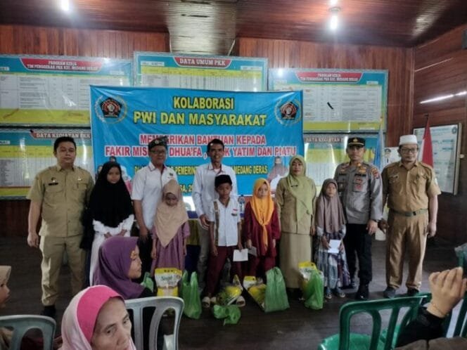 
					PWI dan Polres Batubara Berkolaborasi Bantu Fakir Miskin, Anak Yatim, dan Dhuafa di Medang Deras
