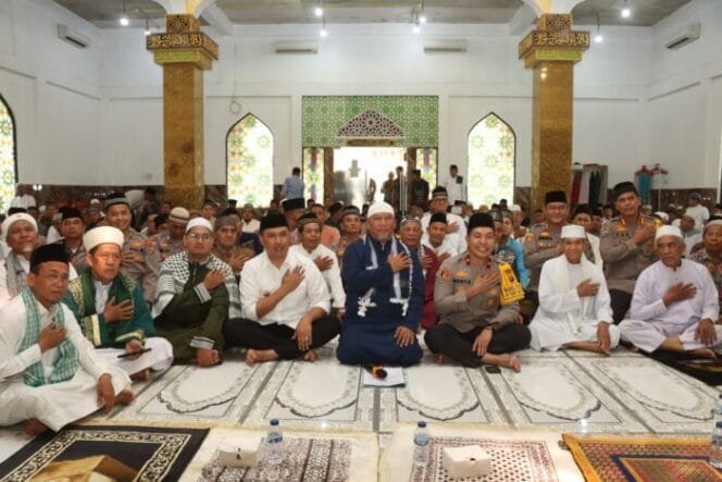 
					Kapolres Batu Bara dan Waka Polda Sumut Gelar Jumat Curhat, Perkuat Sinergi untuk Pemilu Damai 2024
