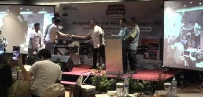 
					BRI Branch Office Medan Putri Hijau Apresiasi Nasabah dengan Undian Panen Hadiah Simpedes