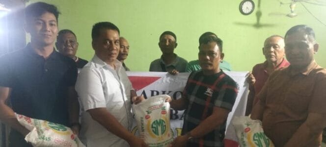 
					Satresnarkoba Polres Batu Bara Gelar Jumat Curhat dan Beri Bantuan Sembako