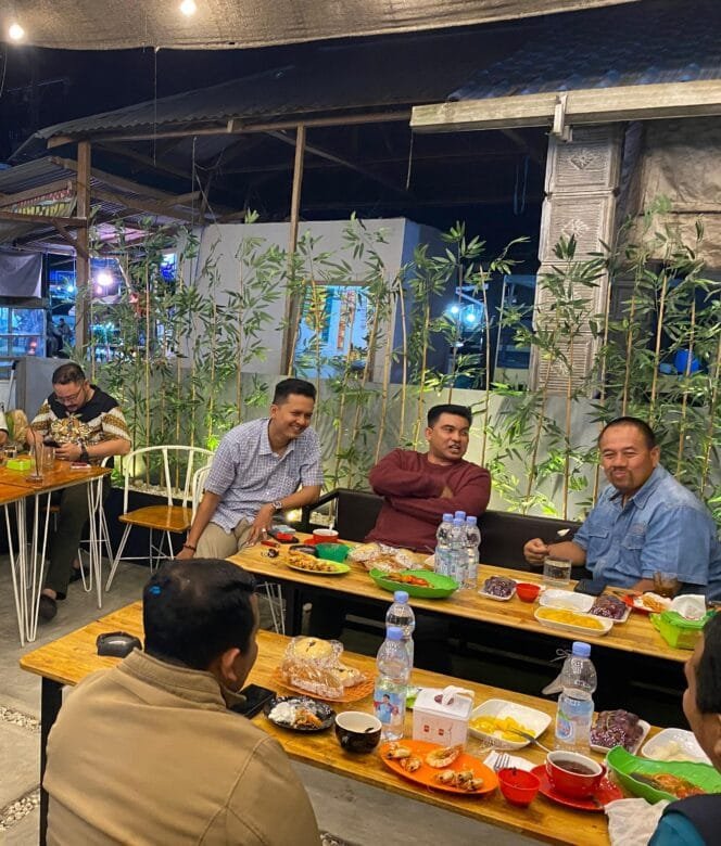 
					Kapolres Batubara dan Bupati Terpilih Baharuddin Siagian Gelar Cooling System Sambang Warga Jelang Nataru 2024