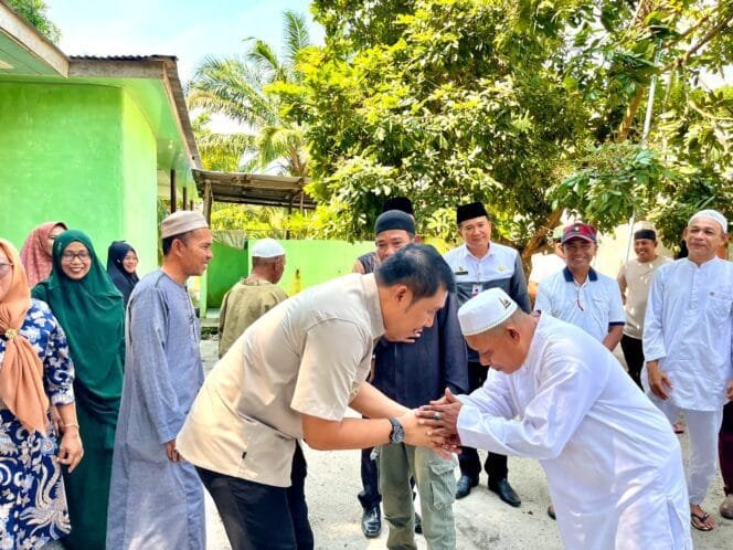 
					Jumat Berkah: Pj Bupati Batu Bara Berikan Bantuan Renovasi Musholla Al-Ikhlas Tajussalam