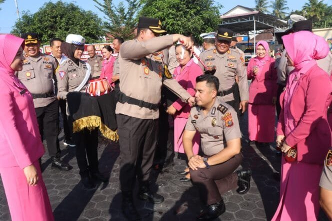 
					Polres Batu Bara Gelar Upacara Kenaikan Pangkat 26 Personel
