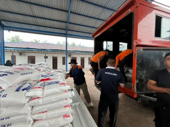 
					INALUM Salurkan Bantuan Beras untuk Warga Terdampak Banjir di Batu Bara