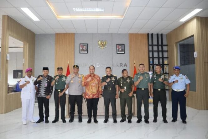 
					Pangdam I/BB Kunjungi Batu Bara, Tekankan Sinergi TNI-Polri dan Pemda
