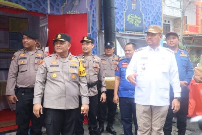 
					Bupati Batu Bara Tinjau Pos Pengamanan Ops Ketupat Toba 2025, Pastikan Keamanan Pemudik