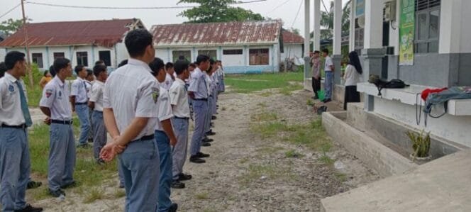 
					Cegah Kenakalan Remaja, Polsek Medang Deras Sosialisasi Usai Ujian di SMK Negeri 1