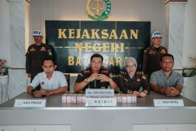 
					Pengembalian Dana Korupsi di Batu Bara: Kejaksaan Sita Rp 500 Juta Terkait Proyek Digital Pendidikan