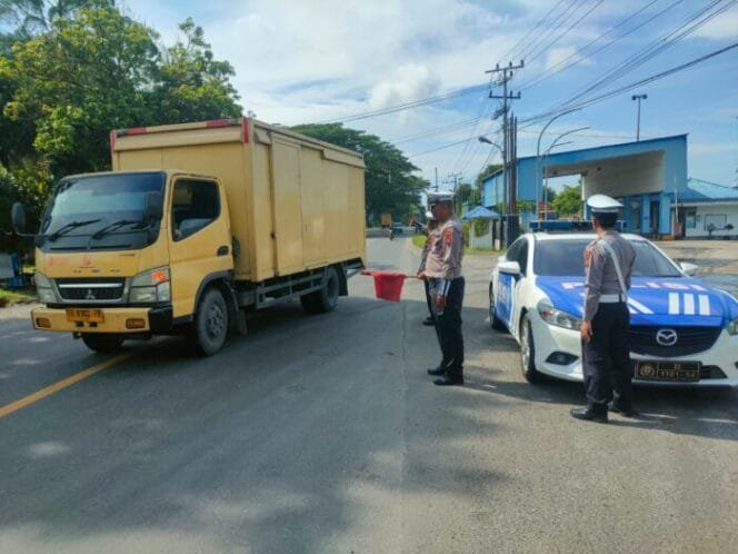 
					Satlantas Polres Batu Bara Giatkan Patroli Kibas Bendera, Cegah Laka Lantas dan Balap Liar