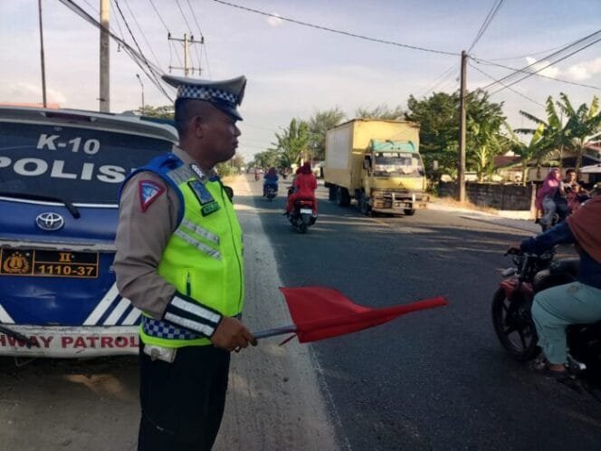 
					Satlantas Polres Batu Bara Gencarkan Patroli Kibas Bendera, Tekan Pelanggaran dan Cegah Laka Lantas