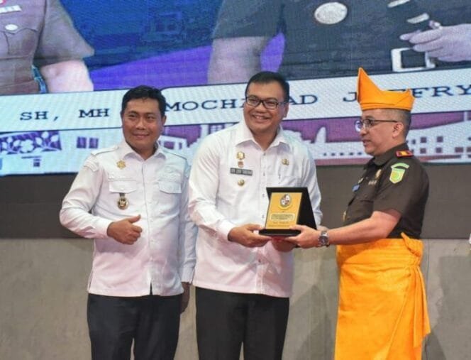 
					Pisah Sambut Kajari Deli Serdang Terima Kasih Bapak Jeffrey, Selamat Datang Pak Revanda