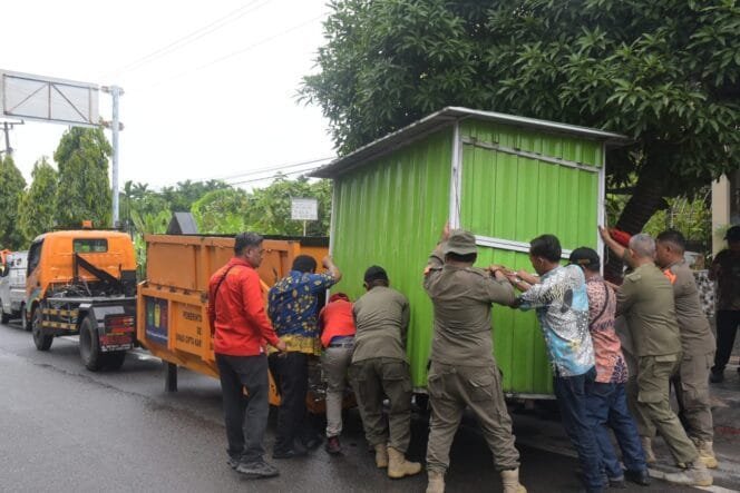 
					PKL di Jalan Diponegoro Ditertibkan, Segera Direlokasi Ke Jalan Sutomo