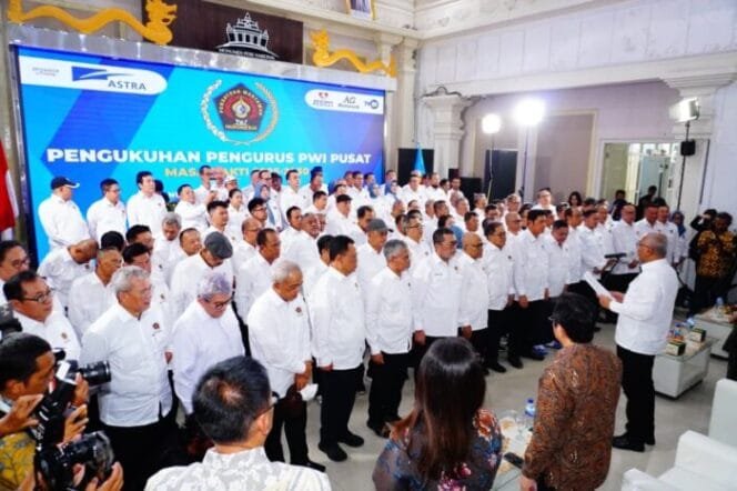 
					Pengurus Resmi Dikukuhkan di Solo, Ketua Umum PWI Pusat : Persatuan Adalah Kunci