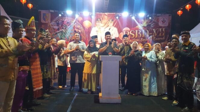 
					Kapolres Batu Bara Hadiri Pembukaan PSBD VII 2025, Dukung Pelestarian Seni dan Kerukunan Antar Etnis