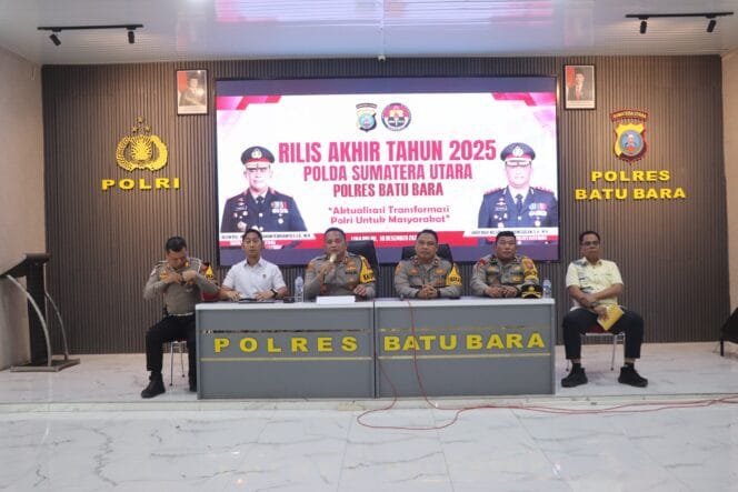 
					Polres Batu Bara Raih Peringkat Tiga Nasional Respon Call Center, Paparkan Kinerja Penegakan Hukum 2025
