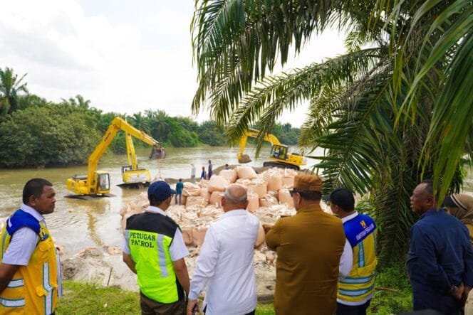 
					Sedimentasi Mengganjal, Bupati Batu Bara Turun Tangan Benahi Bendung Tanjung Muda