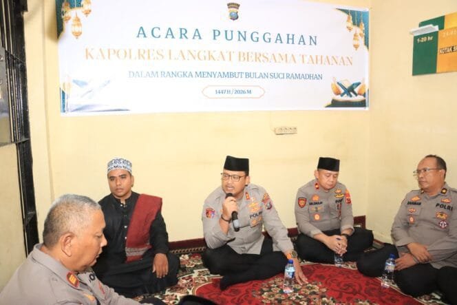 
					Menyambut Ramadhan 1447 Hijriah, Polres Langkat dan Keluarga Besarnya Menggelar Makan Bersama Dengan Para Tahanan