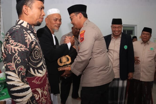 
					Perkuat Sinergi dan Silaturahmi, Kapolres Langkat Safari Ramadhan Dengan Buka Puasa Bersama MUI