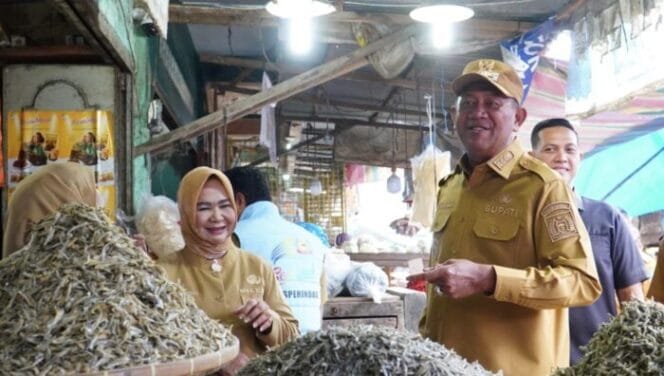 
					Pastikan Harga Sembako Terkendali Jelang Idul Fitri di Langkat, Bupati Sidak Pasar Baru Stabat