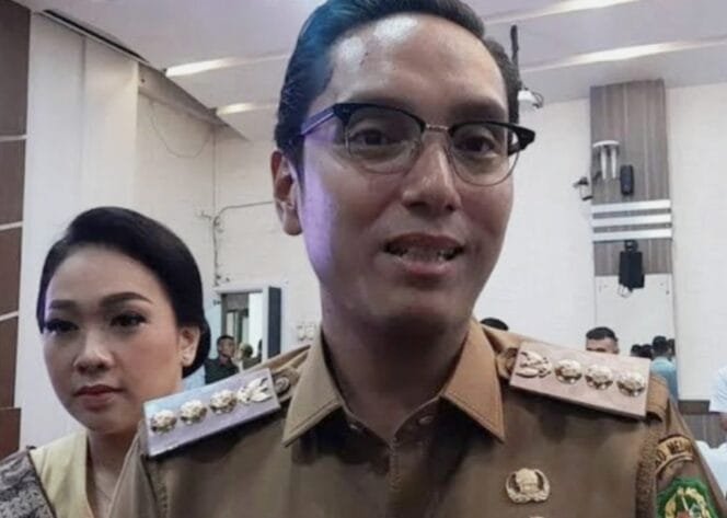 
					Rico Waas Pastikan Keberangkatan Berobat ke Luar Negeri Sudah Dilaporkan ke Mendagri