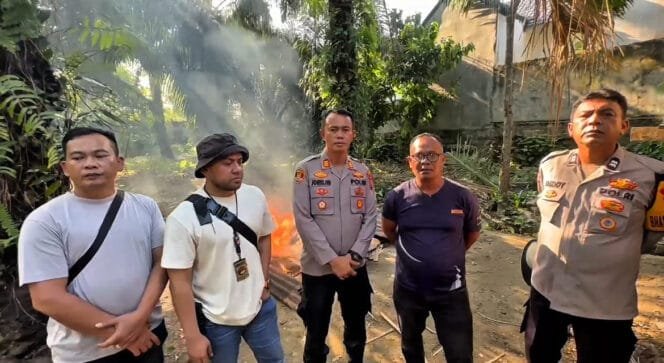 
					Satresnarkoba Deli Serdang Sapu Cakruk Diduga Tempat Nyabu, Bong dan Sabu Ikut Diamankan