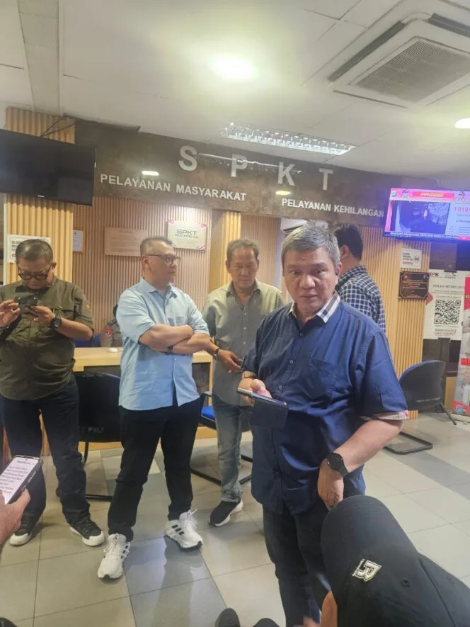 
					PWI Pusat Resmi Melaporkan Hotman Paris ke Polda Metro Jaya, Tegaskan Komitmen Melindungi Martabat Wartawan